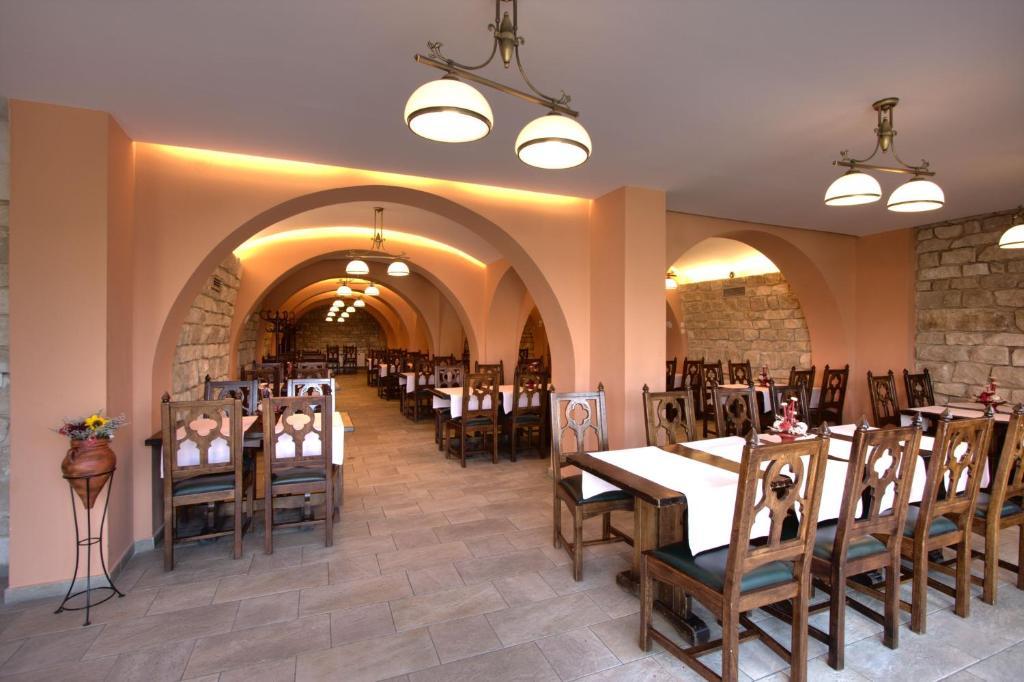 Hotel Castel Dracula Piatra Fantanele Exteriör bild