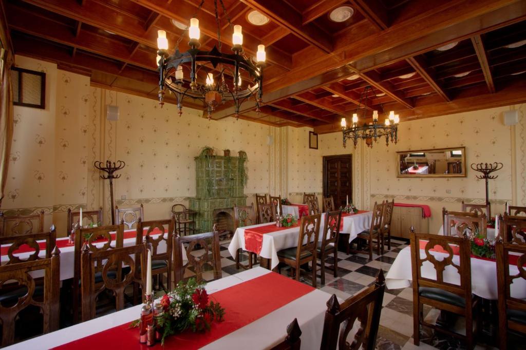Hotel Castel Dracula Piatra Fantanele Exteriör bild