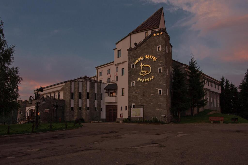 Hotel Castel Dracula Piatra Fantanele Exteriör bild
