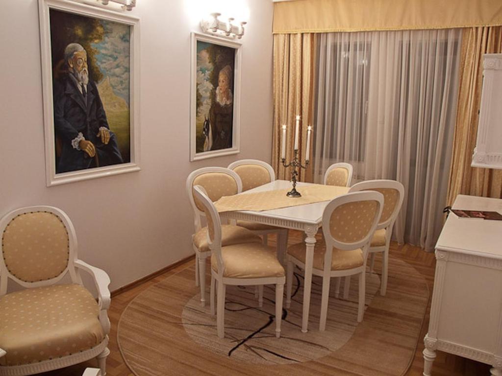Hotel Castel Dracula Piatra Fantanele Exteriör bild